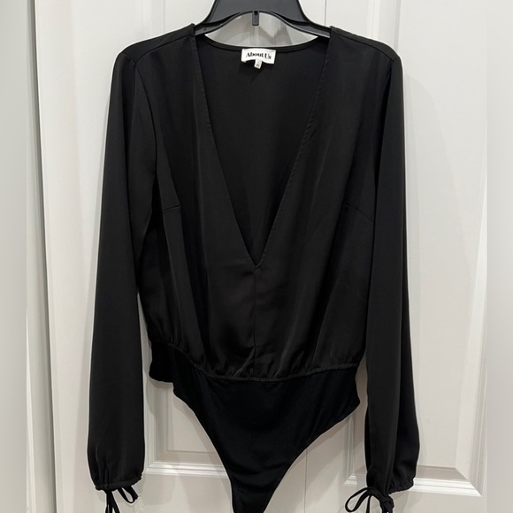 Revolve About Us Black Deep Neck Bodysuit - Picture 3 of 4